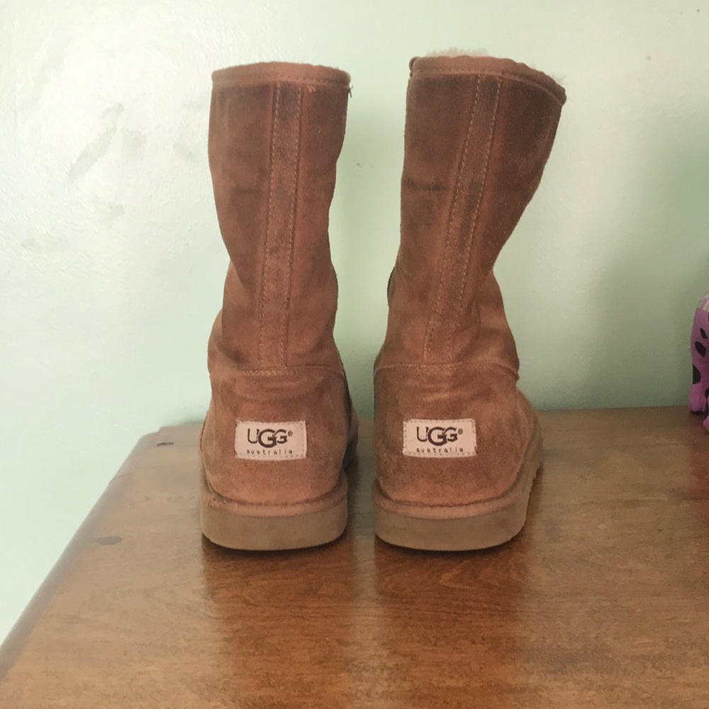 Chestnut medium Uggs with inside zippers